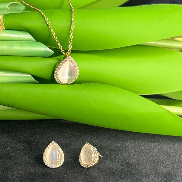 Gold Teardrop Pendant & Earring Set