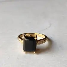 Gold-Plated Ring with  Black Stone - Zircon Luxury